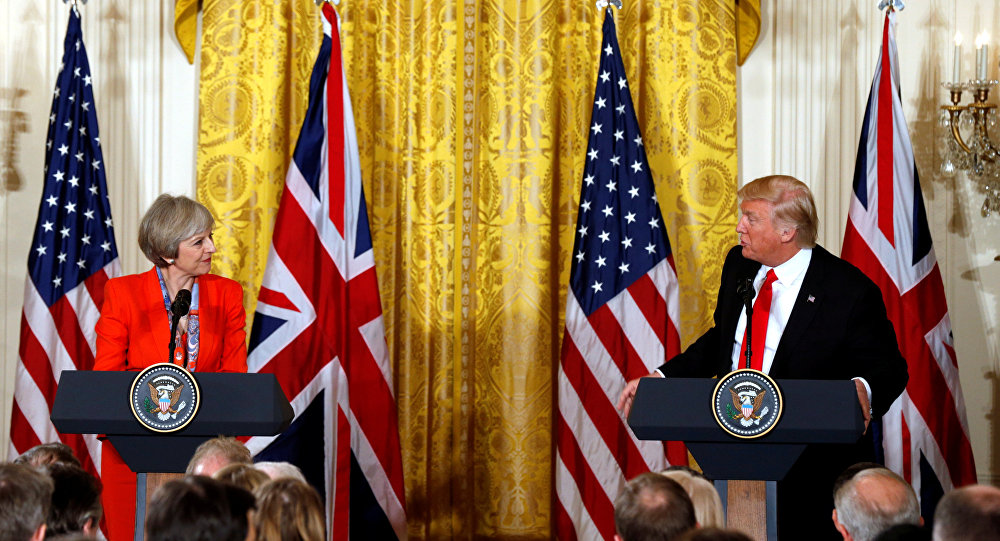 قالت صحيفة التايمز إن هناك صداما بين الولايات المتحدة وبريطانيا بشأن إيران، حيث تشكك الأخيرة فى التهديد الوشيك الذى تشكله الجمهورية الإسلامية…