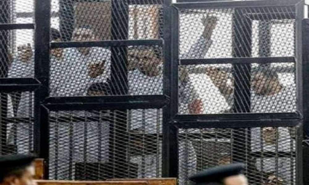 السجن المؤبد لمتهم واحد والمشدد 15 سنة لـ52 متهما والسجن 3 سنوات لمتهم واحد وسنة واحدة لمتهمين فى إعادة محاكمتهم فى القضية المعروفة إعلاميا بـ”أحداث فض اعتصام النهضة”…
