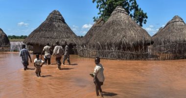 حذر العلماء من أن الاحتباس الحرارى العالمى ربما يتسبب فى نوبات جفاف شديدة بالإضافة إلى زيادة فيضانات إفريقيا..