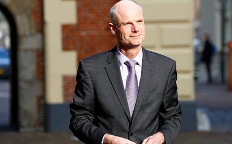 يبدأ وزير خارجية هولندا ستيف بلوك، زيارة إلى الصين بعد غد الأربعاء !