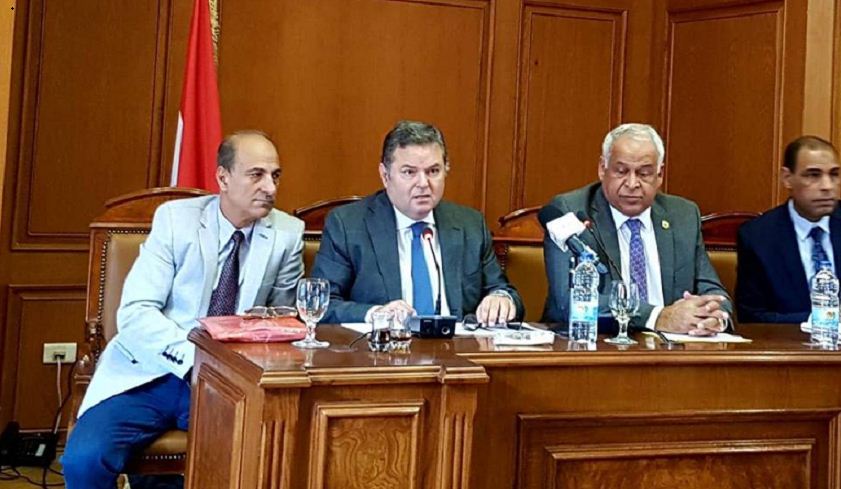 تبدأ لجنة الصناعة بمجلس النواب، عقب عيد العيد فى مناقشة مشروع قانون مقدم من الحكومة للبرلمان بتعديل بعض أحكام قانون الثروة المعدنية الصادر بالقانون رقم 198 لسنة 2014..