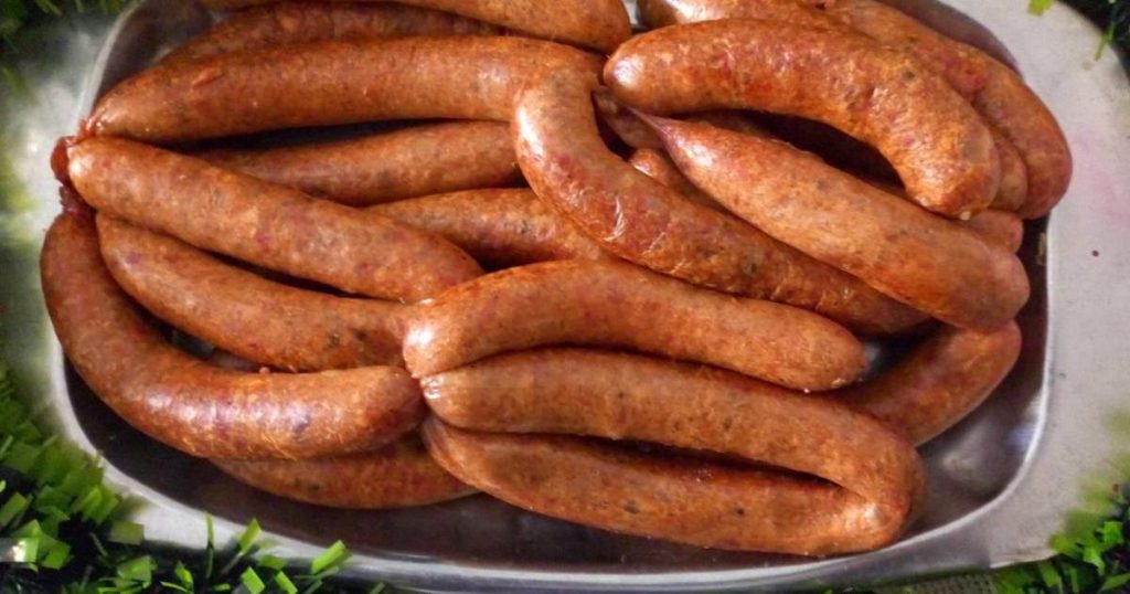 أكد الموقع الإلكترونى لوزارة الصحة أن هناك علاقة بين سرطان المعدة وبعض الأغذية المدخنة واللحوم المملحة !