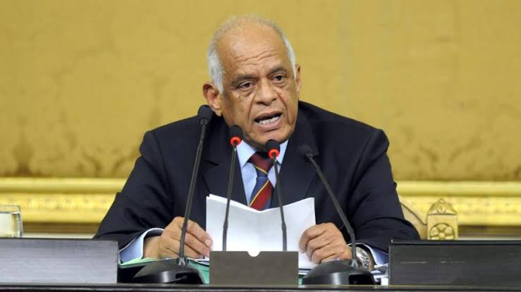 رئيس مجلس النواب يتعهد بإقامة المشروعات المفيده في الأيام القادمه !