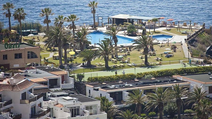 احتجاز اكثر من الف سائح