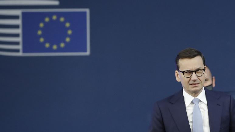 بيلاروس تزيل مخيمين رئيسيين للمهاجرين عند حدود بولندا ووارسوا لا تريد محادثات مع مينسك