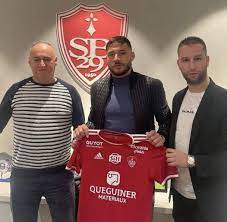 بلايلي يراوغ الجميع ويوقع مع نادي بريست الفرنسي