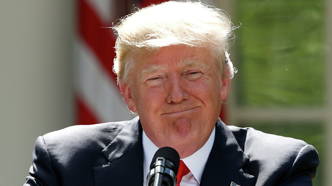 ترامب: الولايات المتحدة “تتجه نحو الجحيم” في عهد بايدن