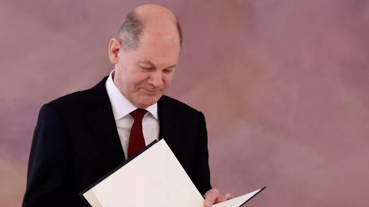 المستشار الألماني يوضح رفض برلين إمداد كييف بالأسلحة