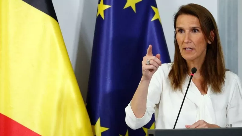 أوروبا تطرد عشرات الدبلوماسيين الروس بتهمة التجسس