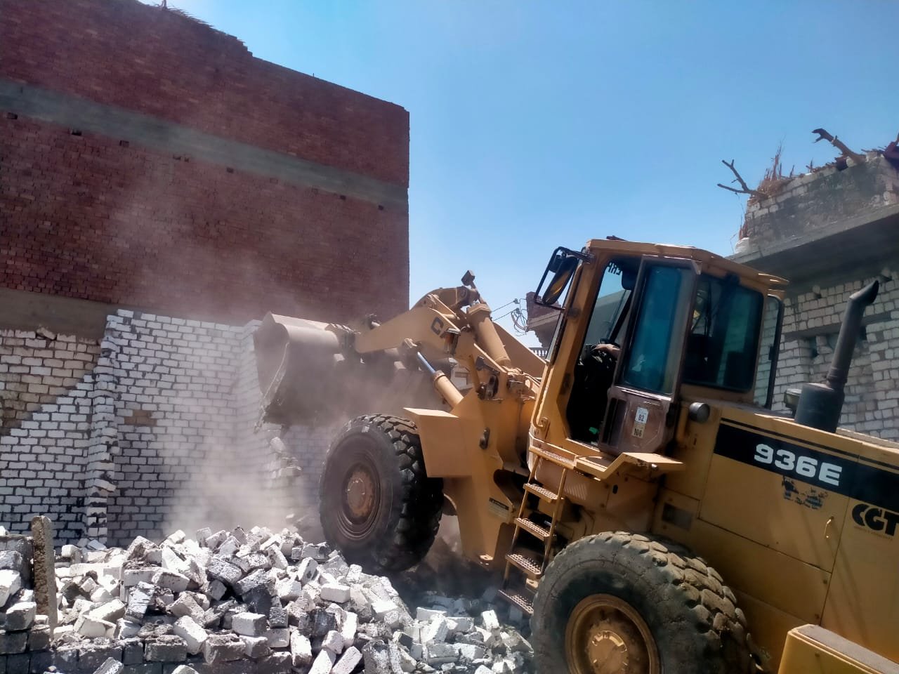 وقف 5 حالات إنشاء وبناء على الأراضي الزراعية بالمحلة الكبرى