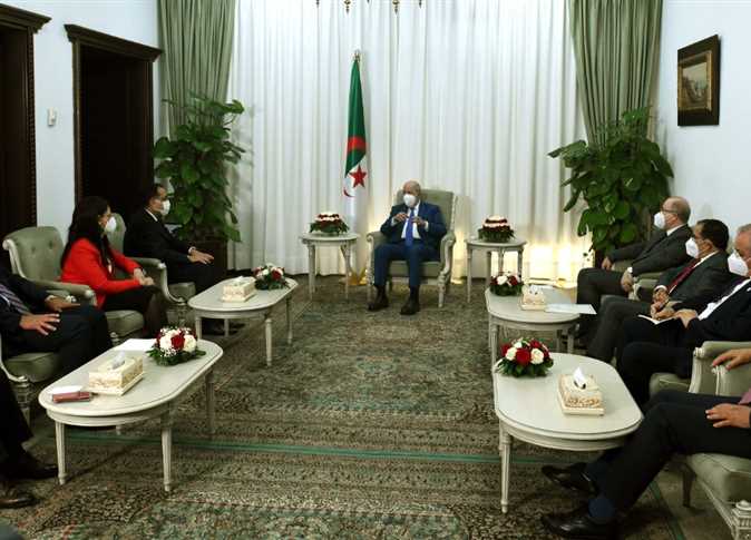 حفاوة استقبال من تبون رئيس الجزائر لمدبولي