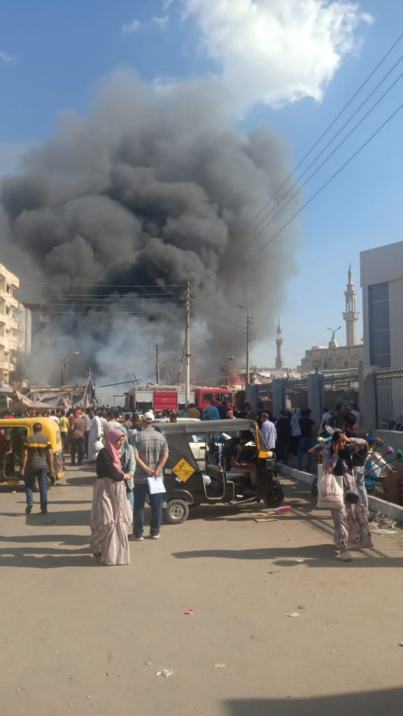 صور.. حريق هائل في سوق القنطرة غرب فى الاسماعيلية