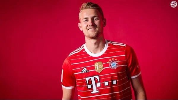 بشكل رسمي دي ليخت لاعبا لبايرن ميونخ