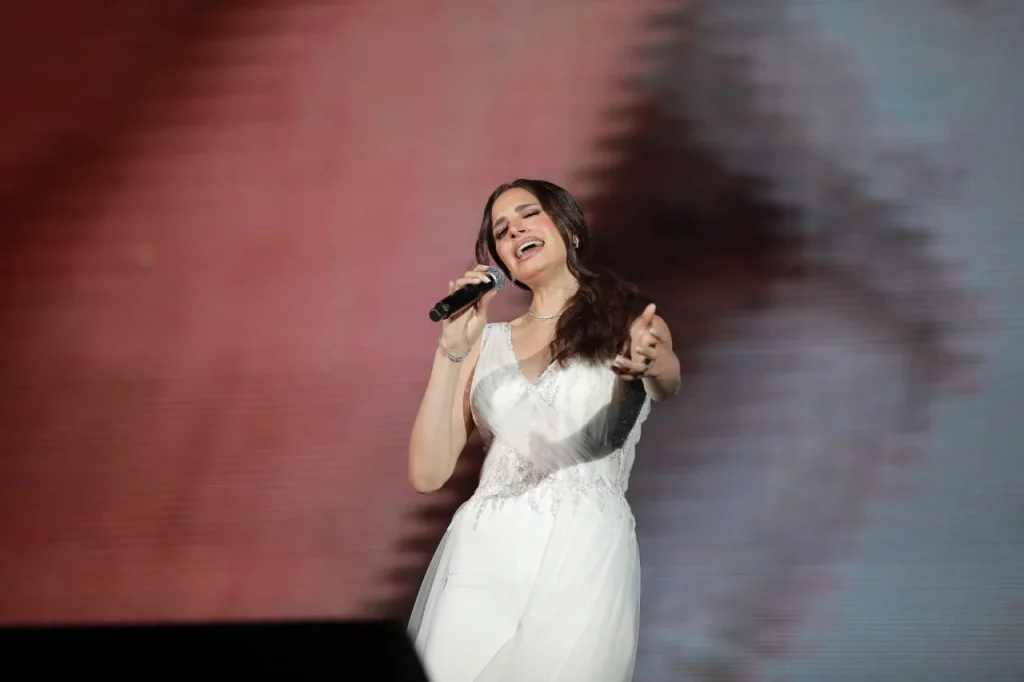 ملكة الغناء العربي.. آمال ماهر تشعل العلمين الجديدة بحفلها