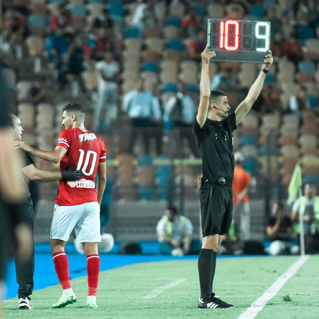 الإصابة تنهي موسم محمد شريف مع الأهلي