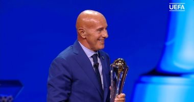 أريجو ساكي يتوج بجائزة رئيس الاتحاد ضمن جوائز الأفضل في اوروبا