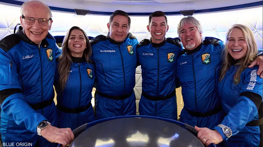 (شاهد) رحلة سياحية فضائية تحمل أول مصرية إلى الفضاء