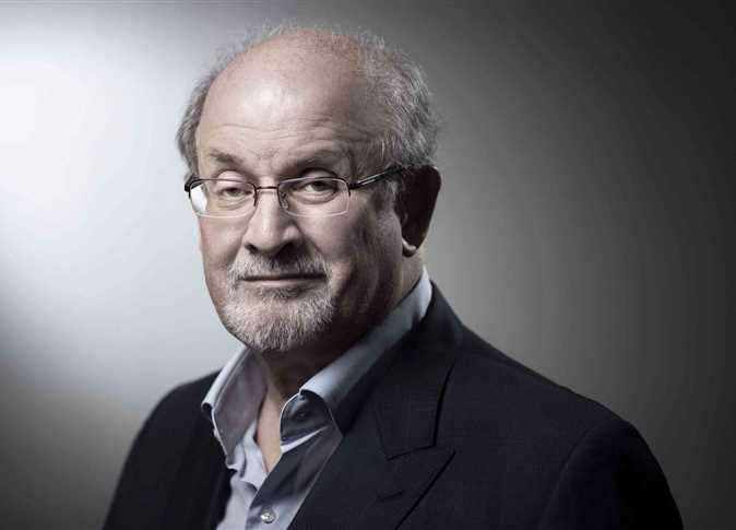 محاولة لاغتيال كاتب هندي بنيويورك بسبب رواية!