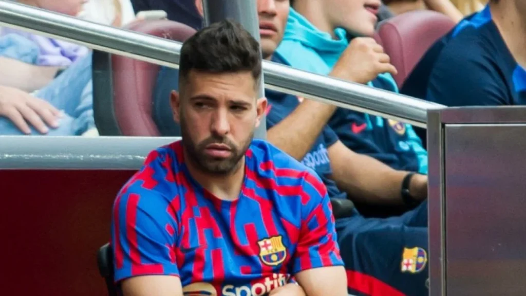 ألبا واثق في استعادة مركزه الأساسي في تشكيلة برشلونة تشافي