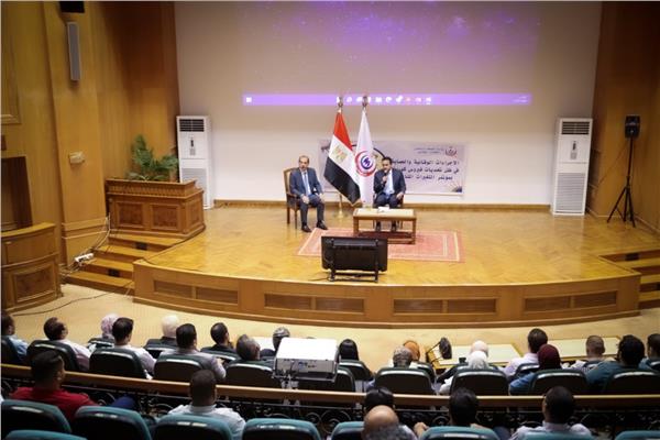 وزير الصحة يشيد بجهود تنظيم مؤتمر المناخ