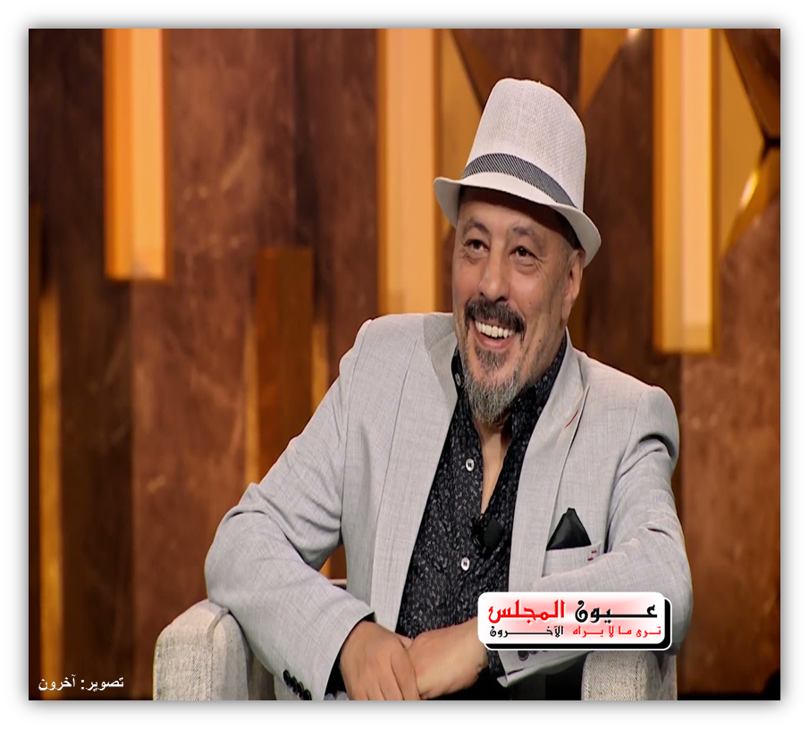 يسري الفخراني ينشر البوستر الدعائي لمسلسل “الضاحك الباكى”