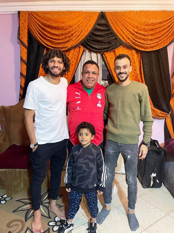 زيارة سريعة من “النني” لأسرته في المحلة الكبرى