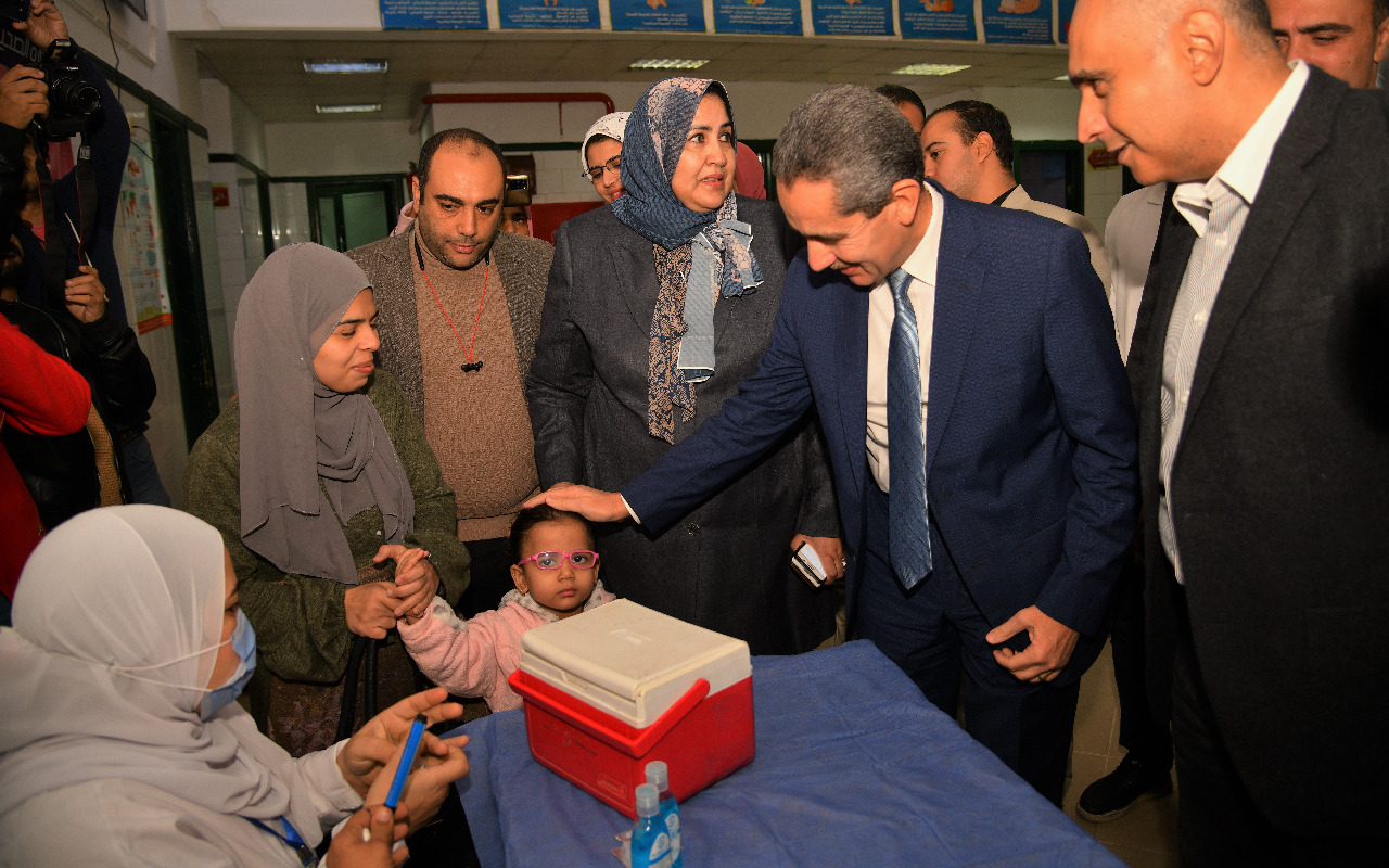 بحضور المحافظ .. حملة التطعيم ضد شلل الأطفال تستهدف 678 ألفا و334 طفلا بالغربية