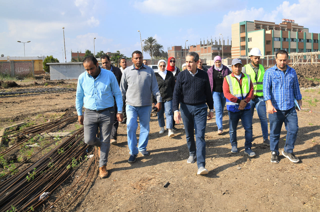 محافظ الغربية يتابع مشروعات حياة كريمة في خمس قرى