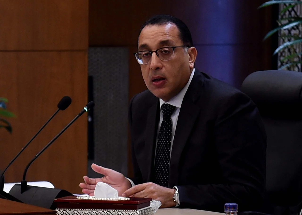 مدبولي: حضور الرئيس لاختبارات المتقدمين لوظائف وزارة النقل يؤكد حرص الدولة على انتقاء أفضل المتقدمين للوظائف العامة