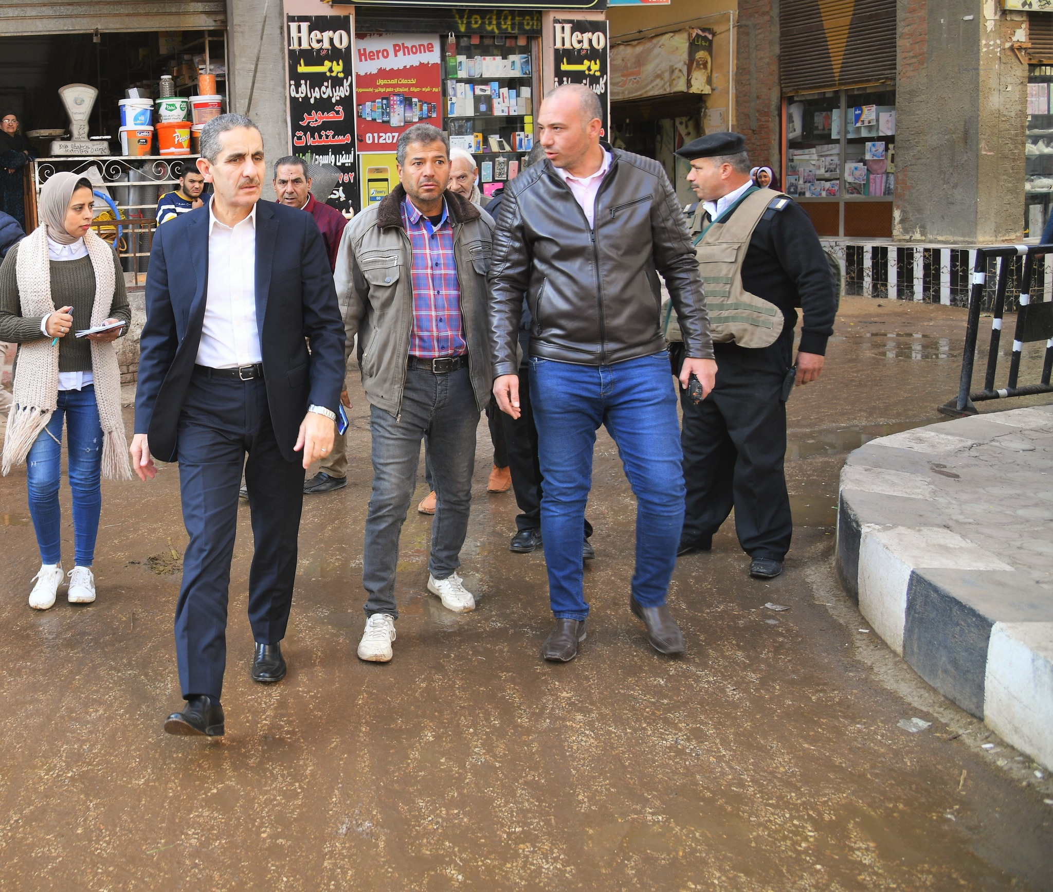 محافظ الغربية يتفقد محيط كنائس طنطا وكفر الزيات وبسيون استعدادا لعيد الميلاد المجيد