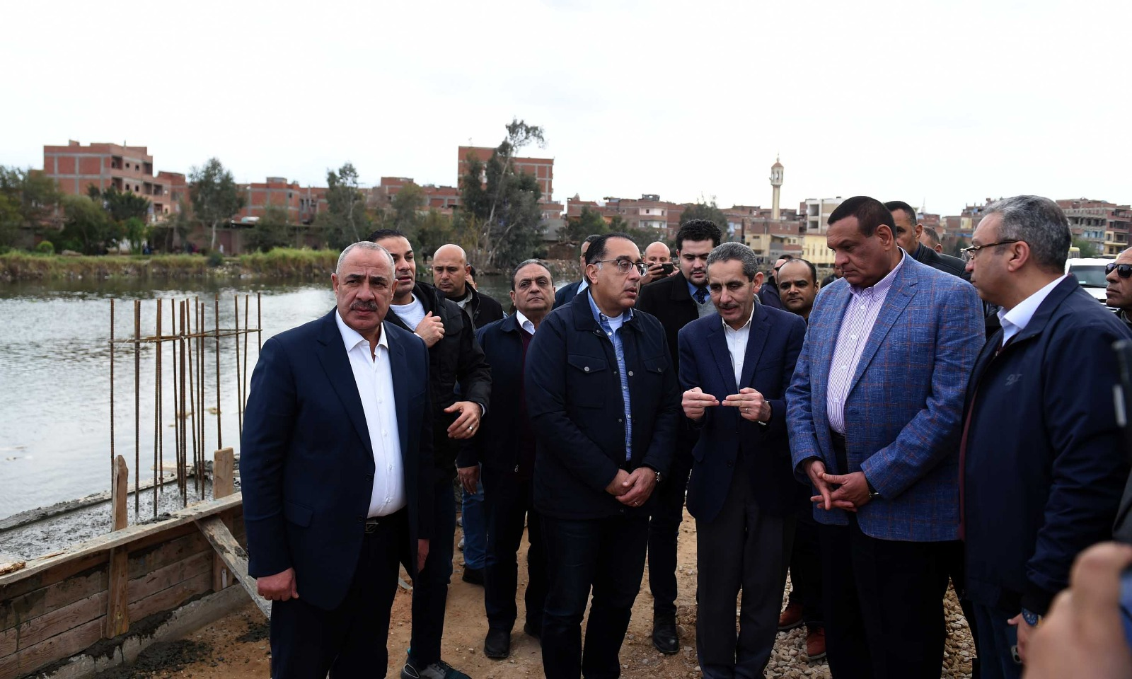 رئيس الوزراء يختتم زيارته للمحلة الكبرى بتفقد أعمال رصف وتطوير كورنيش المحلة