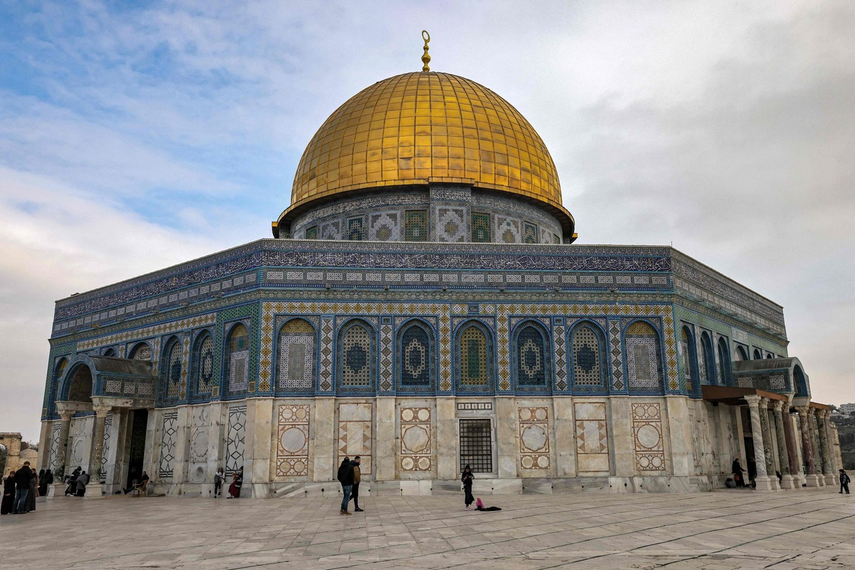 طعن مستوطن إسرائيلي في القدس وضبط المنفذ