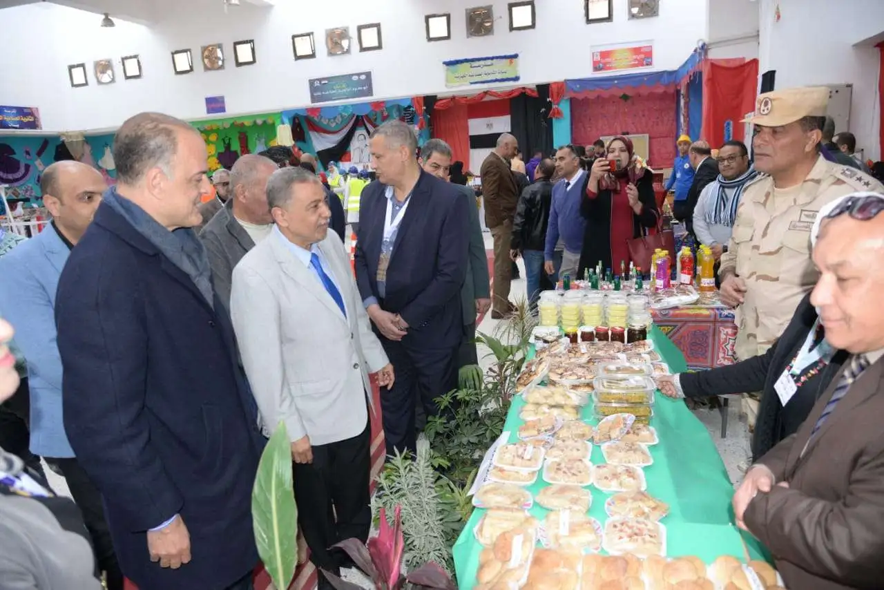 افتتاح المعرض السنوى للأنشطة الفنية فى مدرسة تكنولوجيا المعلومات بالإسماعيلية