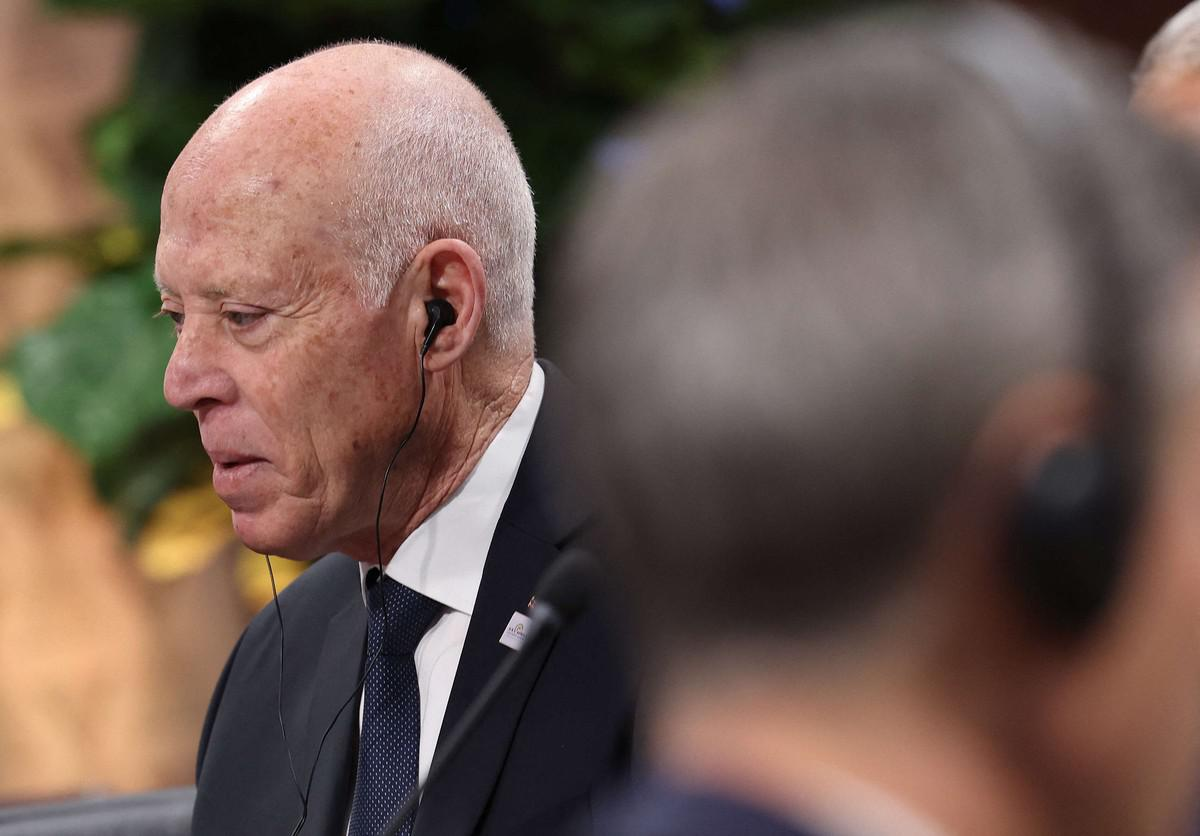 الثانية في شهر.. قيس سعيد يقيل وزير جديد من حكومة تونس