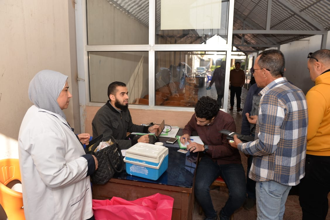 “صحة الدقهلية” تطعيم 100 ألف مواطن ضد كورونا بحملة “طرق الأبواب” خلال 3 أيام