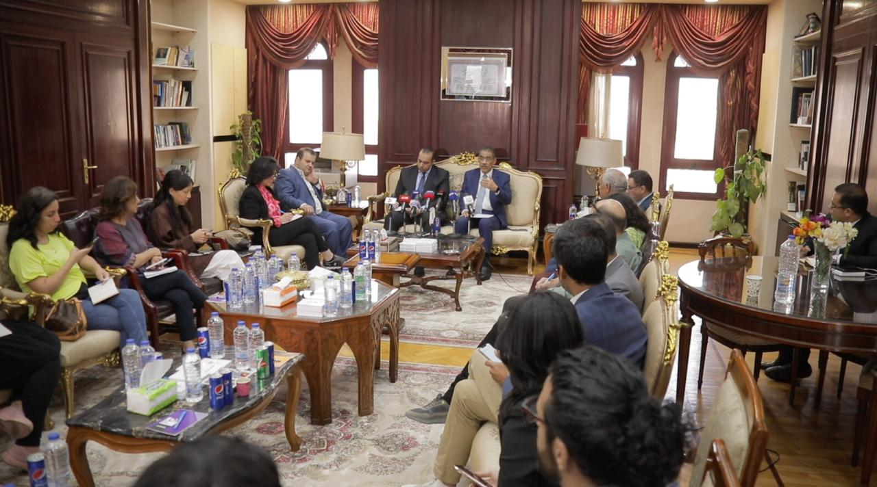 ضياء رشوان يعقد لقاءً مطولا حول الحوار الوطنى مع ممثلى وسائل الإعلام الأجنبية والعربية