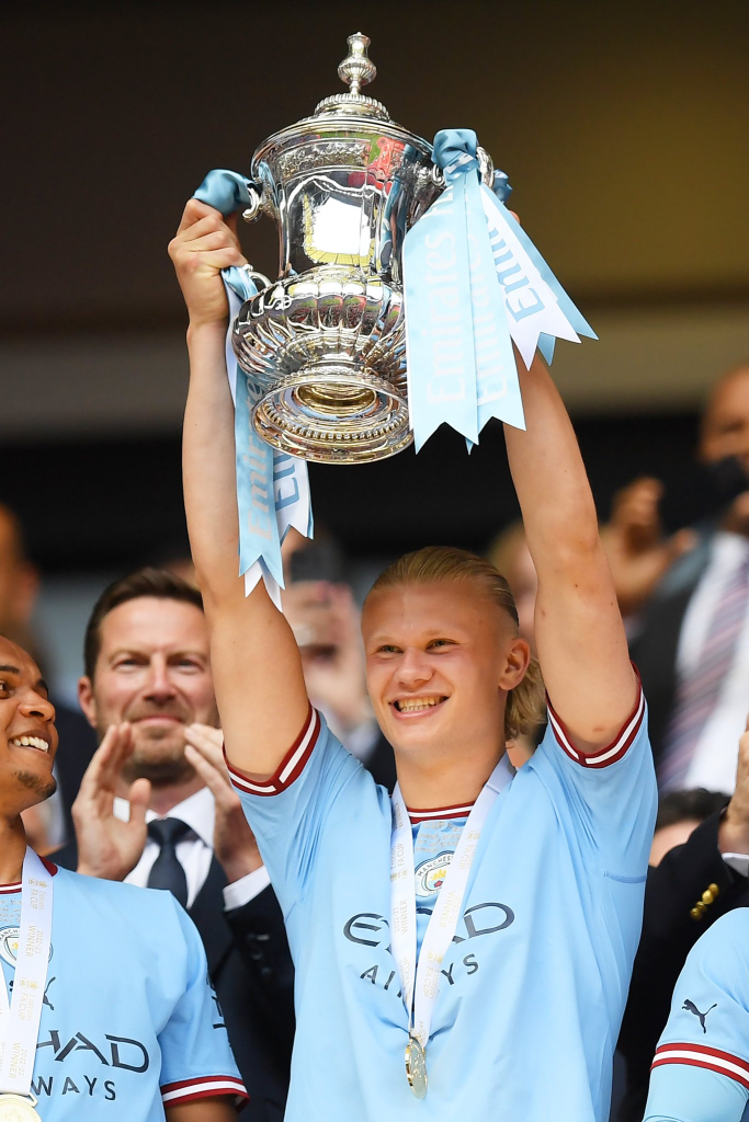 مراسم تتويج مانشستر سيتي بكأس الاتحاد الإنجليزي