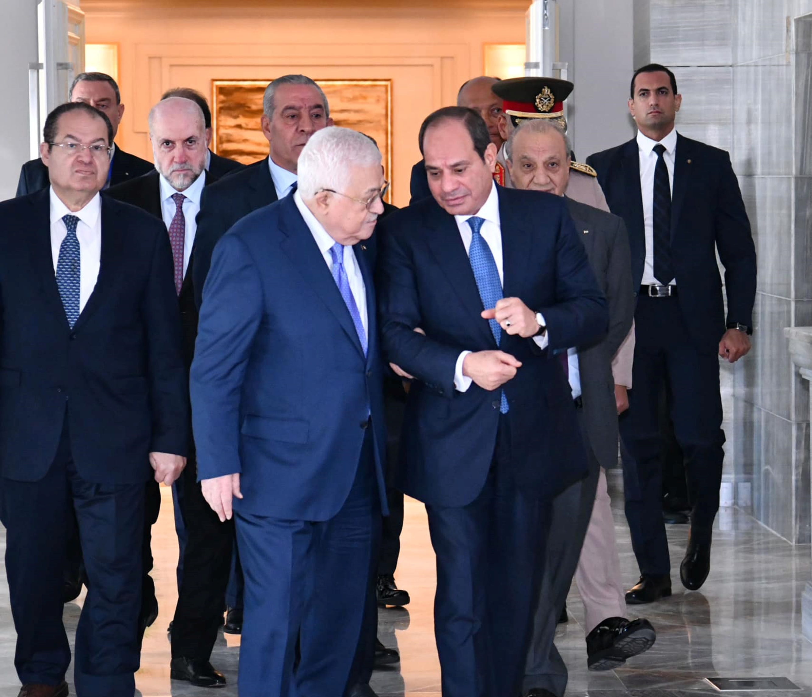 السيسي يناقش مع الرئيس الفلسطيني سبل إعادة إحياء السلام مع إسرائيل