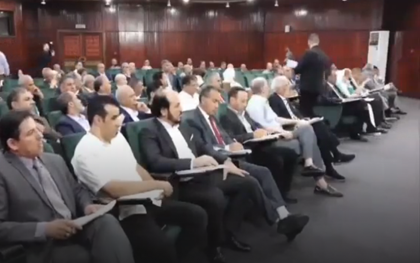 تعطل جلسة بالبرلمان الليبي بسبب خلاف بين الأعضاء