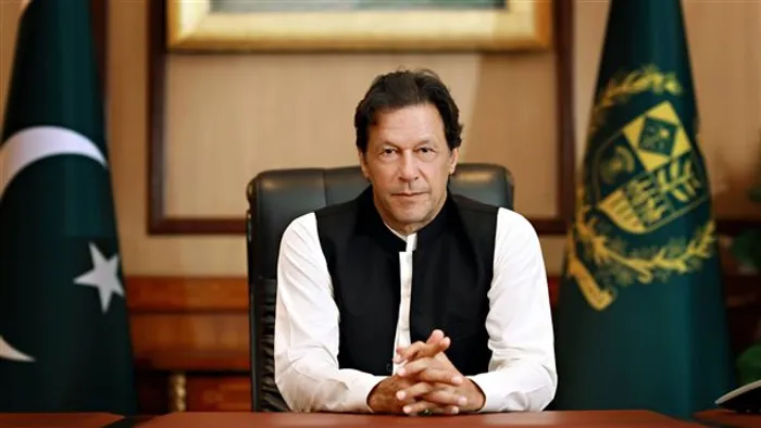 الشرطة الباكستانية تعتقل رئيس الوزراء السابق “عمران خان” بتهمة بيع هدايا منحت للدولة