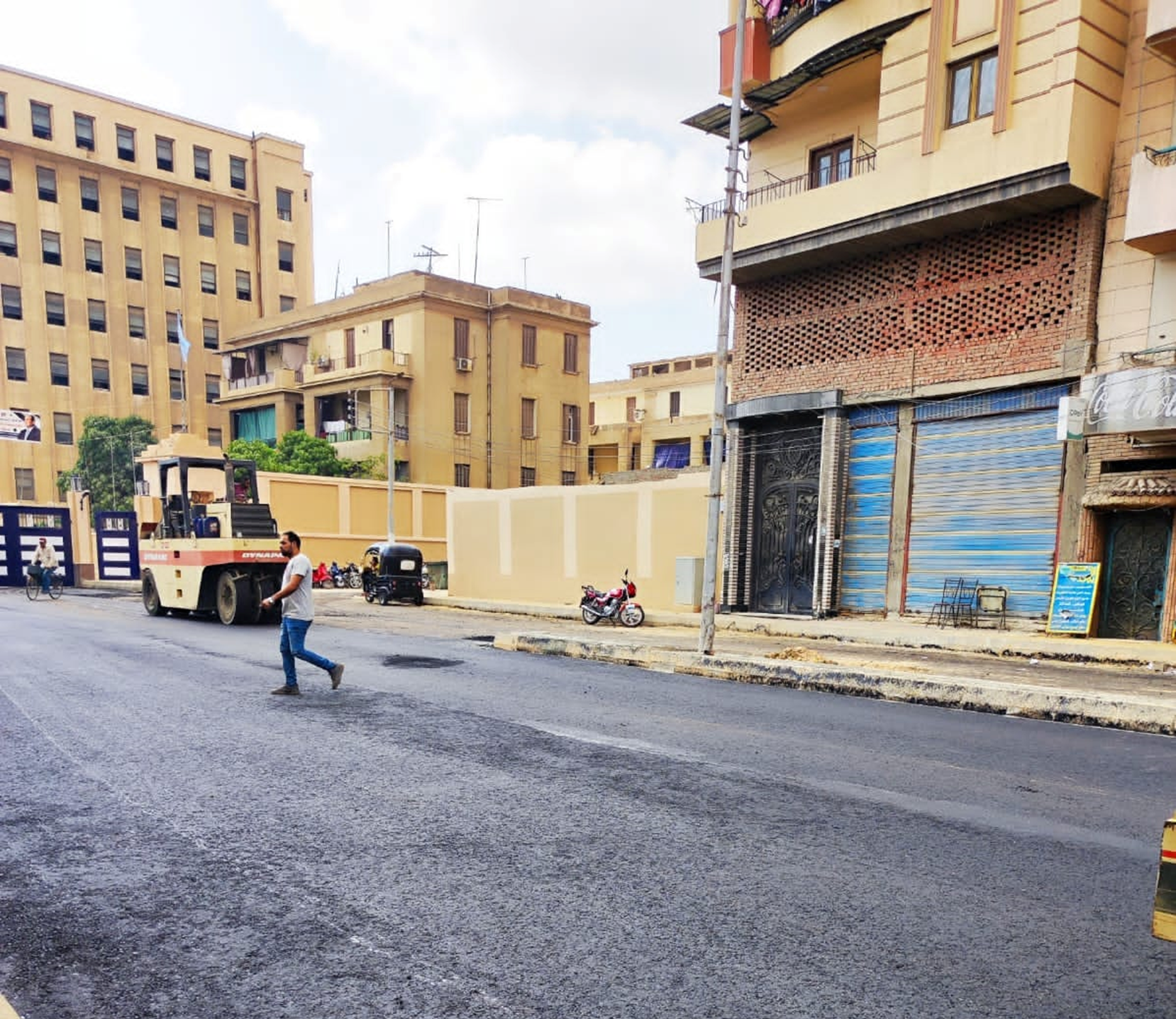 (صور) محافظ الغربية يتابع أعمال الرصف والتطوير بالمحلة الكبرى