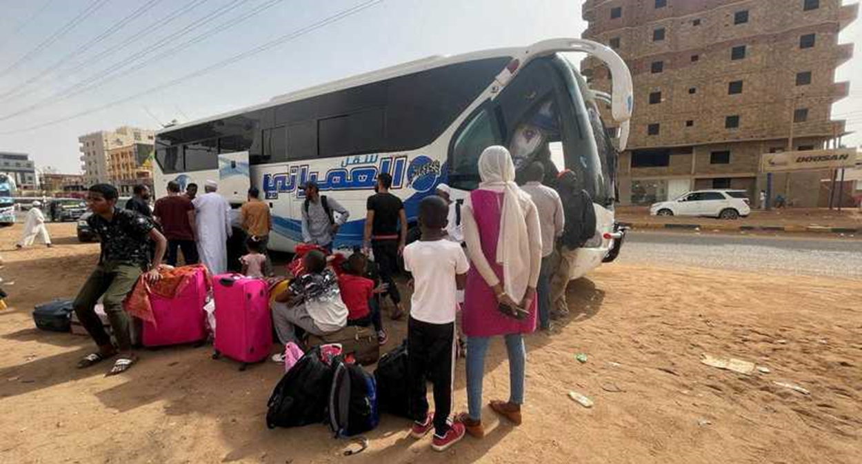 وزارة النقل توضح أسباب تكدس الطوابير أمام الشاحنات خلال منافذ حدودية مع السودان