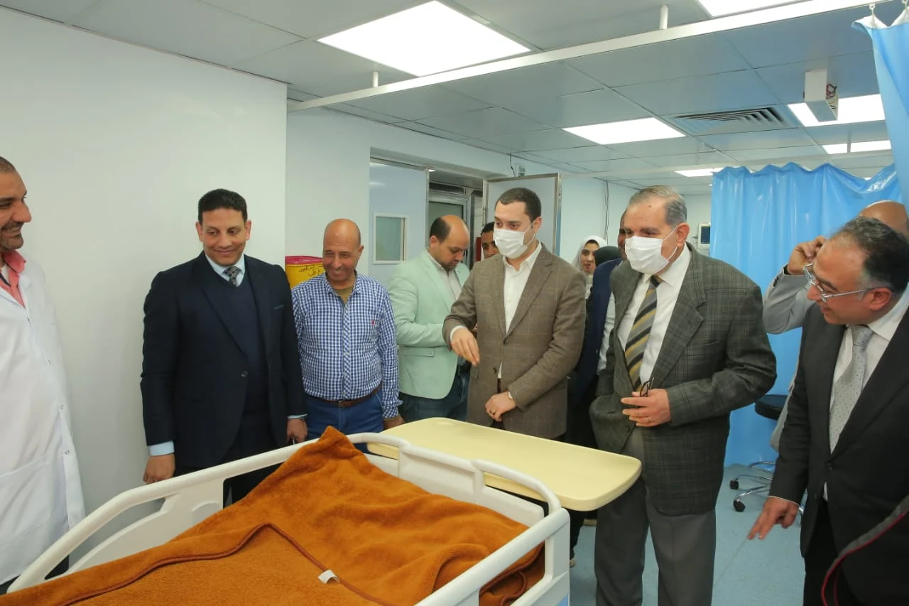 اللواء جمال نورالدين يزور طفلة غزة عقب إنقاذها من ورم سرطانى يزن 500 جرام بكفر الشيخ