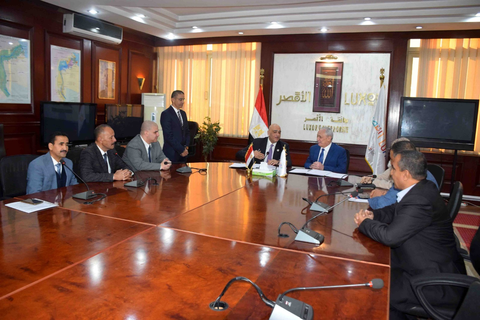 المستشار مصطفى ألهم محافظ الأقصر يستقبل باسل رحمي لبحث دعم المشروعات الصغيرة