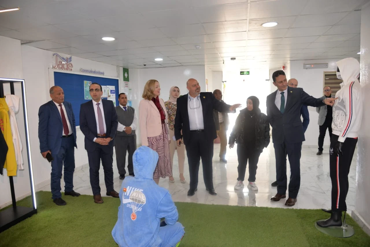 سفيرة سلوفاكيا تزور المنطقة الحرة الاستثمارية فى الإسماعيلية