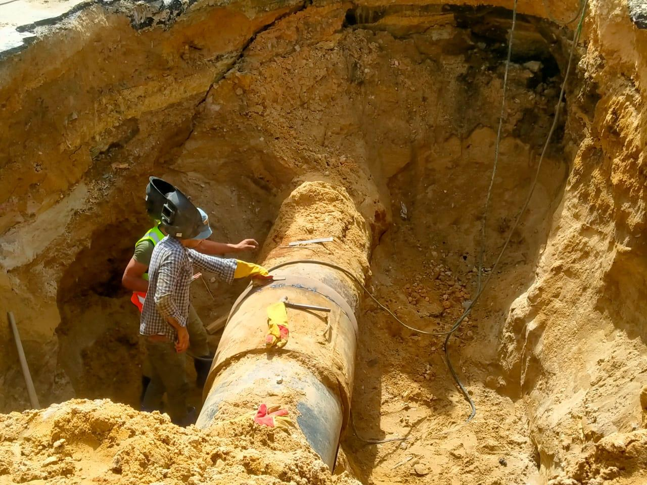 بسبب كسر خط مياه رئيسى فى القاهرة أدى إلى زحام مرورى بميدان الحلمية