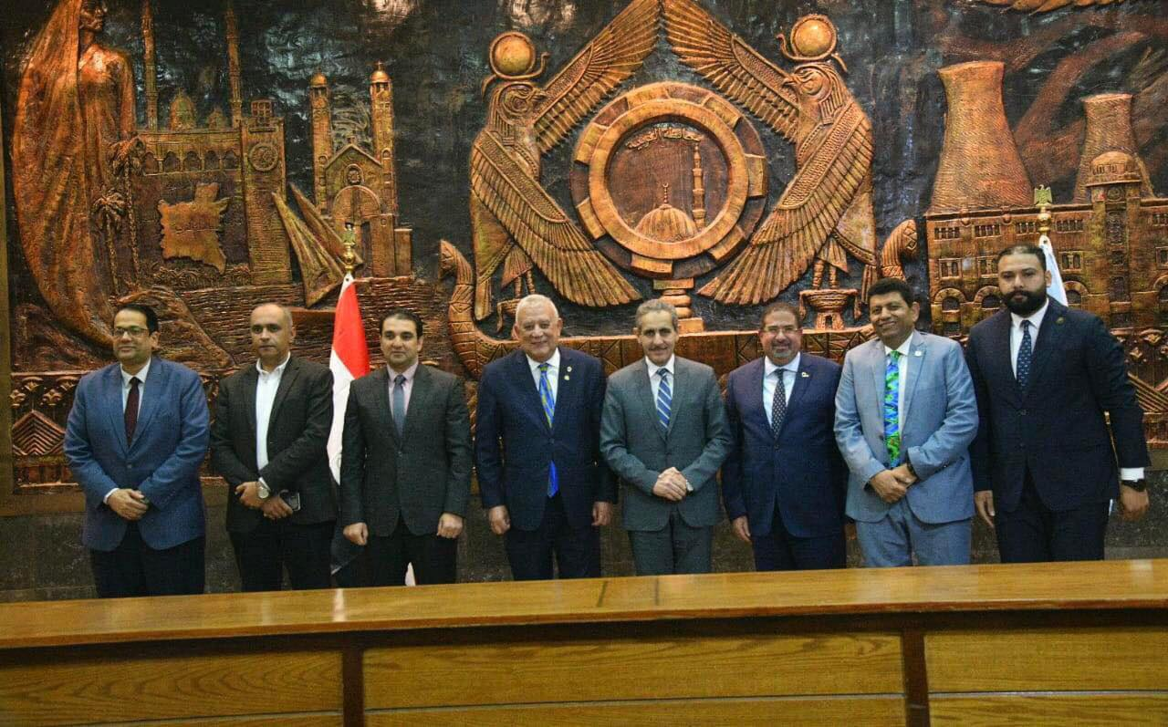 محافظ الغربية: استكمال المرحلة الأخيرة من مبادرة “عيون أطفالنا مستقبلنا” لعلاج 17 طالبًا