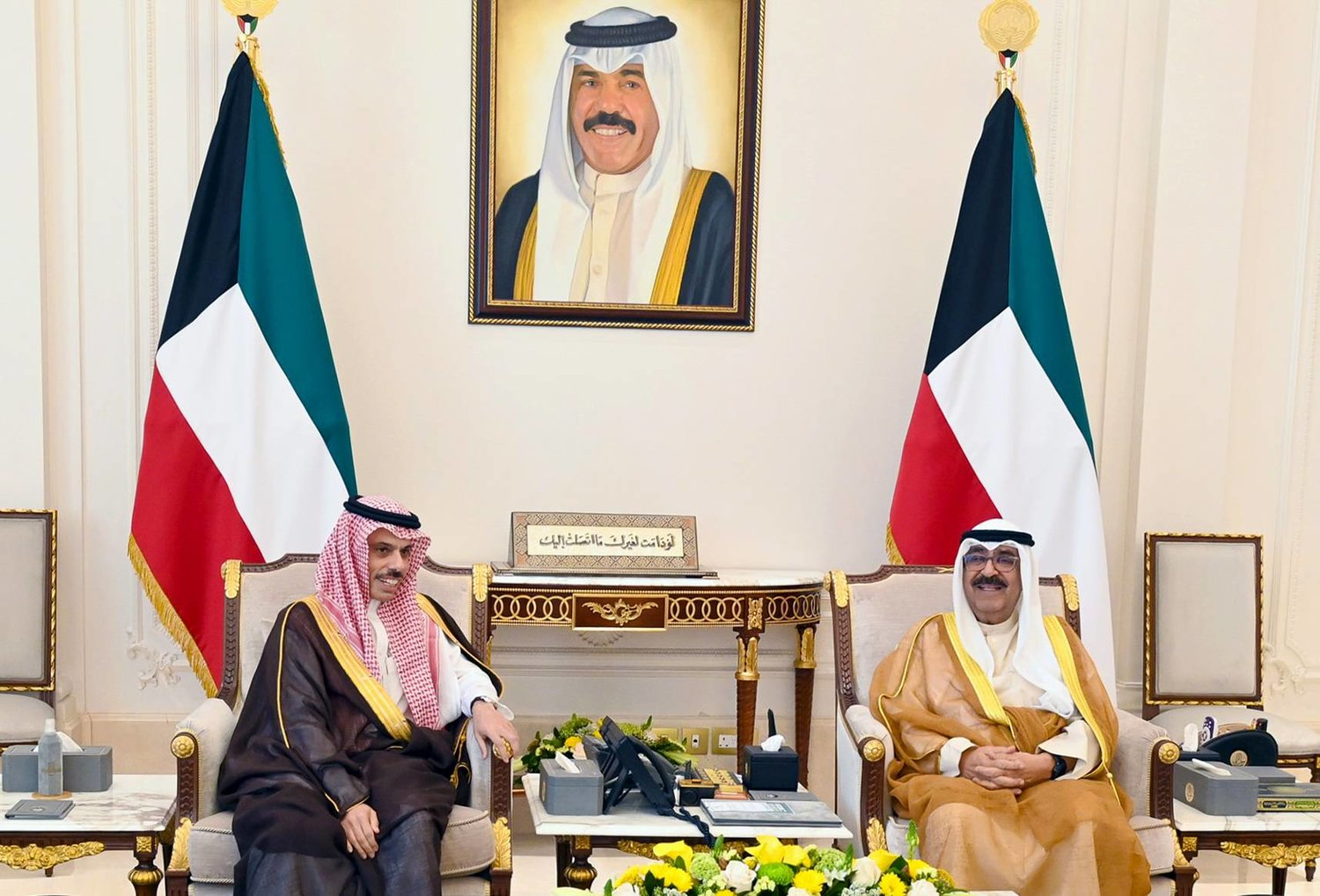 أمير الكويت يستقبل وزير الخارجية السعودي خلال زيارته الرسمية للبلاد