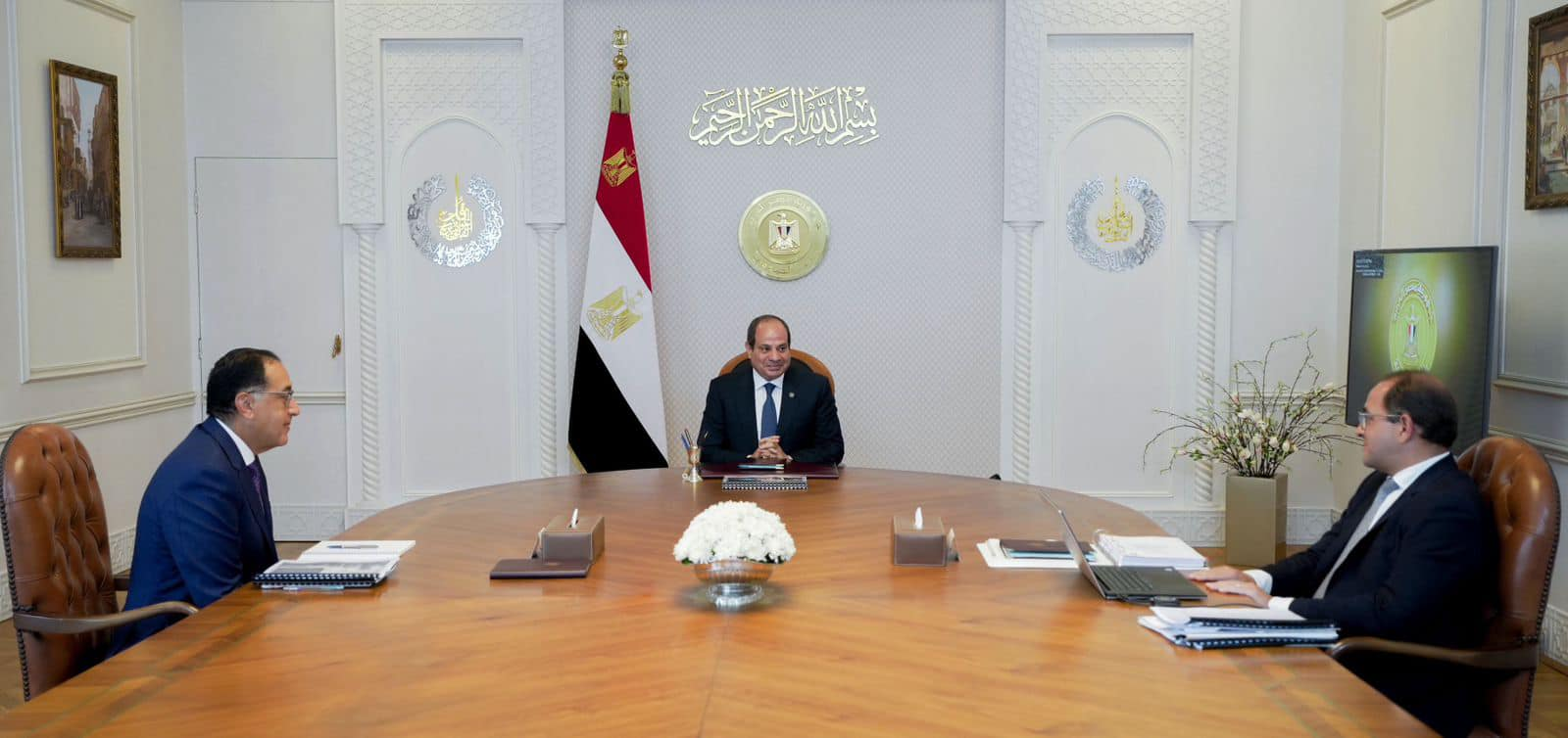 السيسي يناقش تحسين مؤشرات الموازنة العامة وخفض المديونية الحكومية