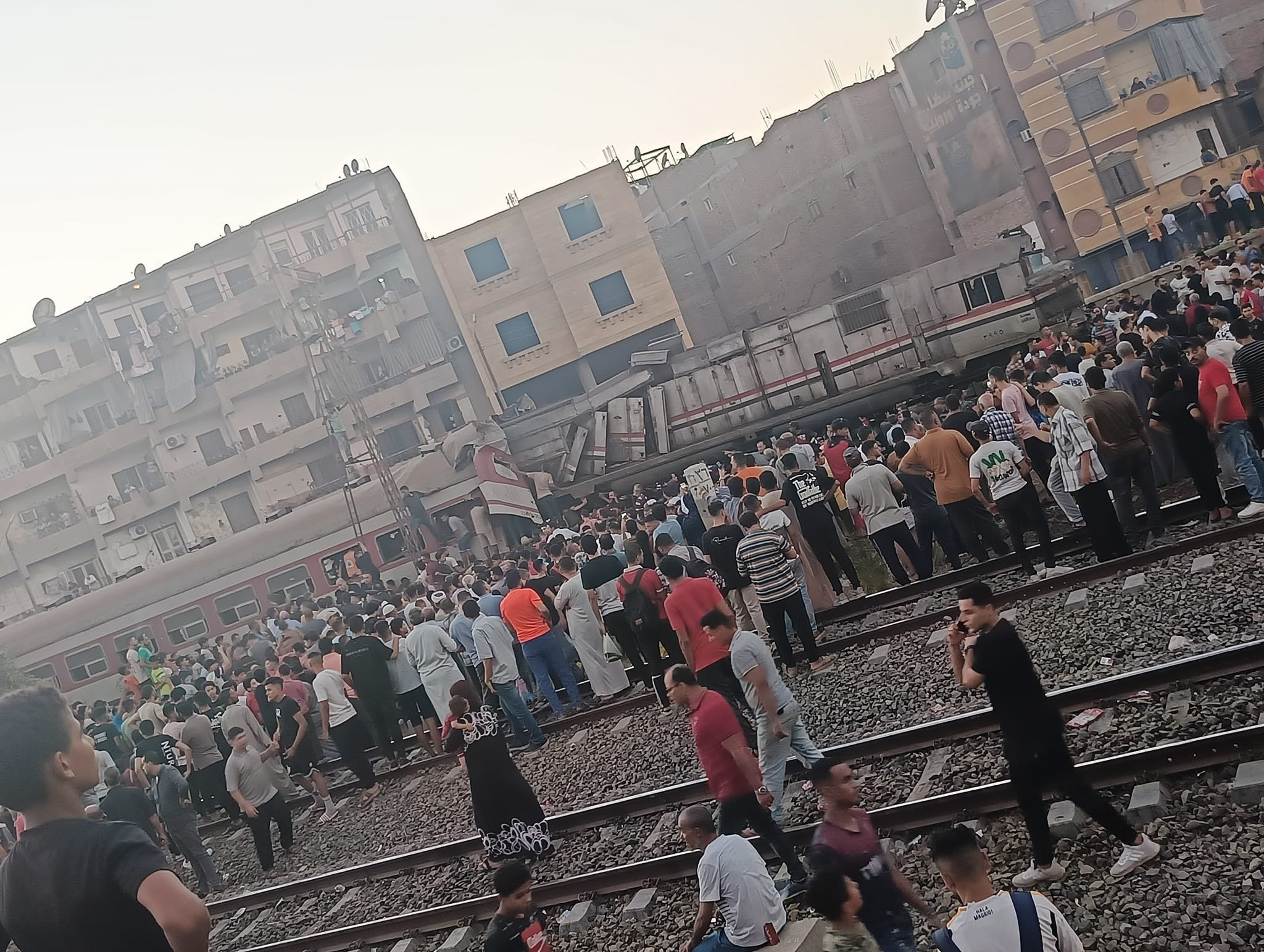 حادث تصادم قطارين بالزقازيق يخلّف عددًا من المصابين.. والسلطات تعمل على حصر الضحايا